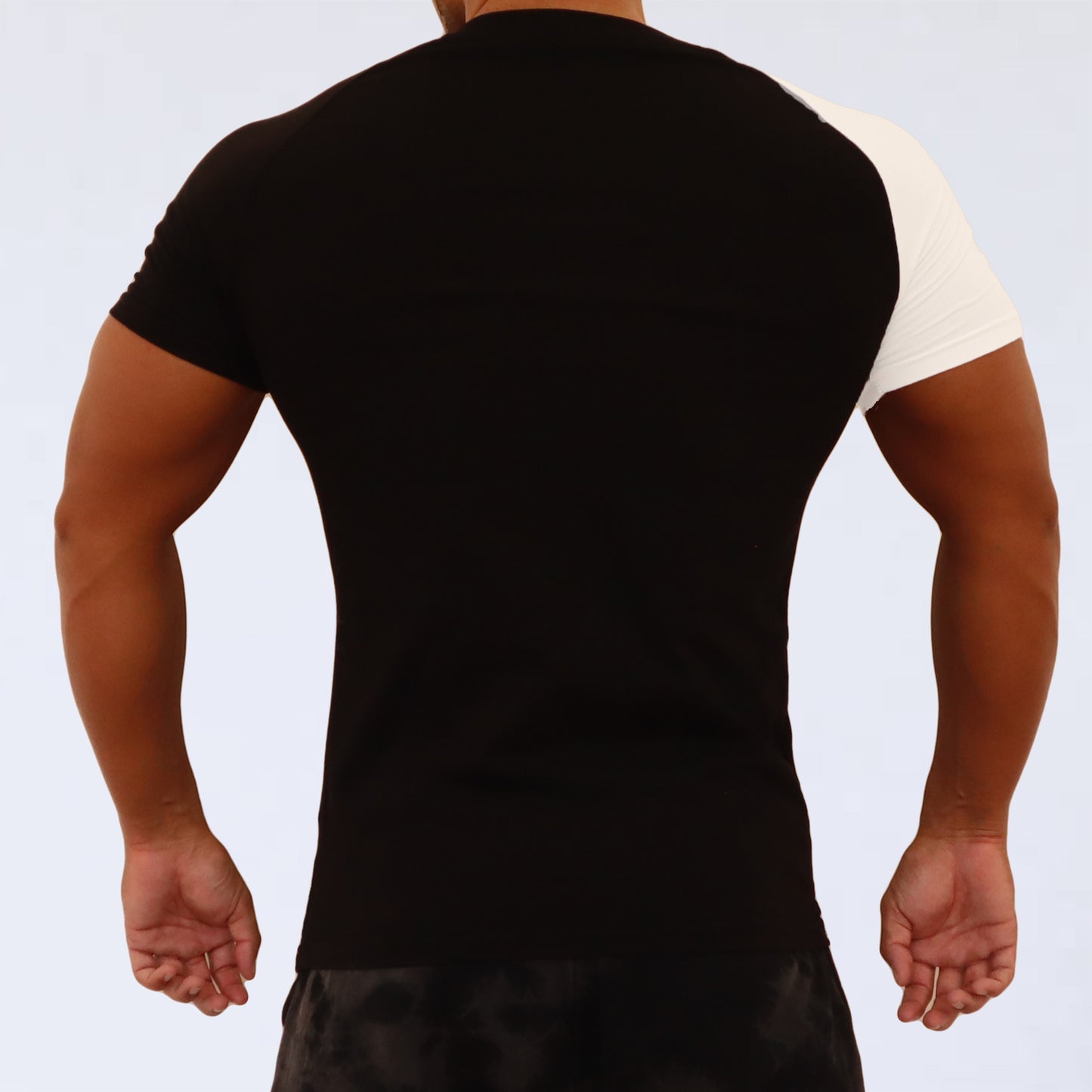 ONE SIDET-SHIRT　volkh　~BLACK×WHITE~